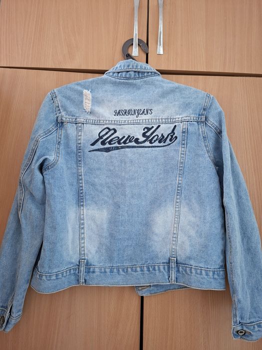 Продам джинсовые куртки.