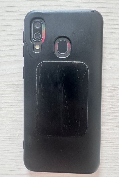 Продам самсунг А40