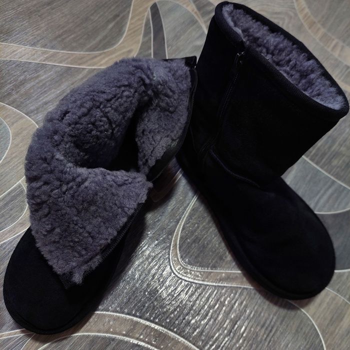 Продам угги 35 размера