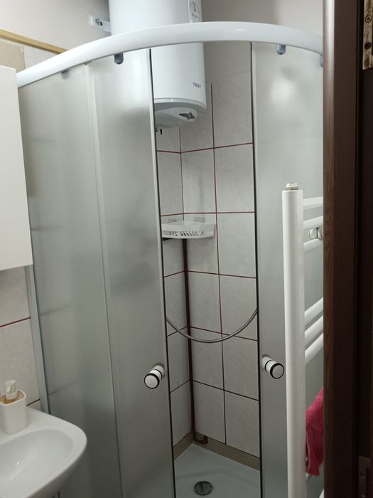 Închiriez garsoniera pe strada Cerna, langa fostul stadion