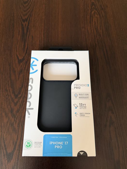 Кейсове iphone 17pro