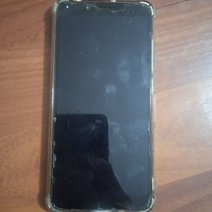 Продам телефон Ксяоми редми 6А.