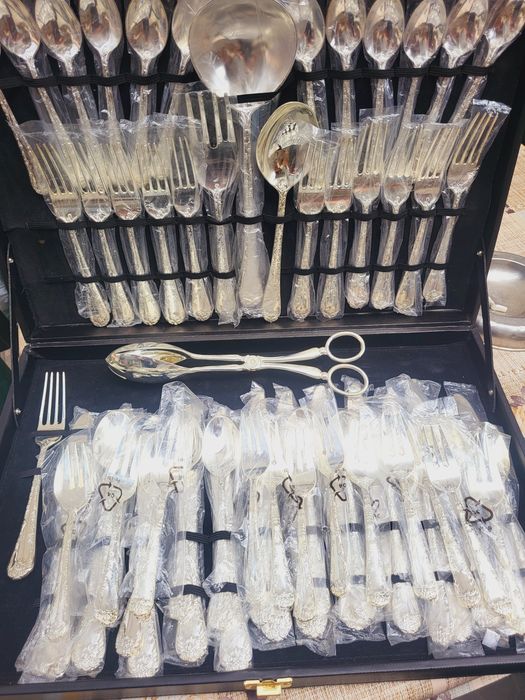 Посребрени прибори за хранене