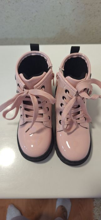 Чисто НОВИ Ботушки