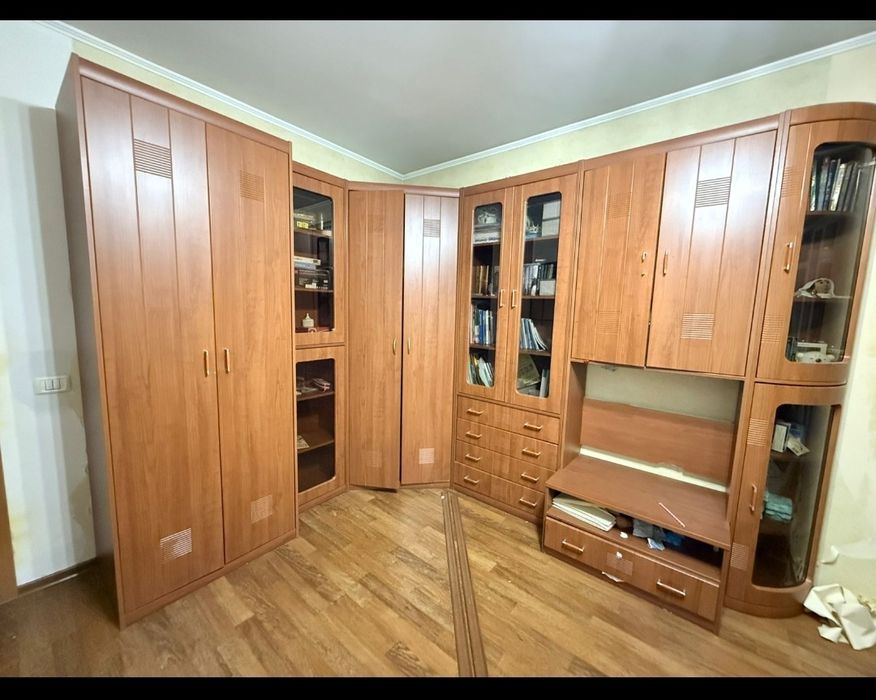 мебель угловая  стенка б/у