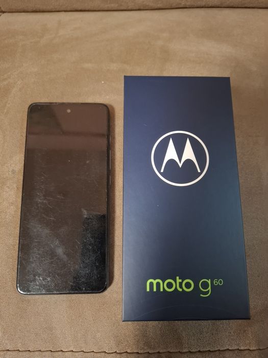 Телефон Moto g60