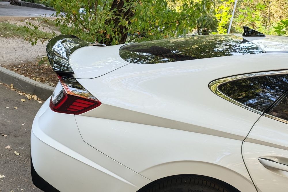 Hyundai Sonata DB9 спойлер