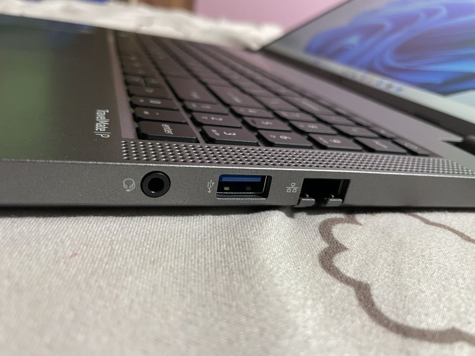 Acer TravelMate P2 16 inch • i3 Gen 13 • 64 GB RAM