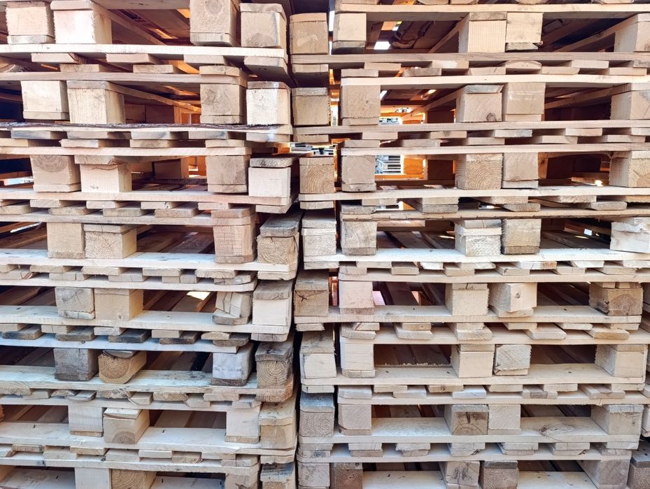 Продам поддоны 1*1,2м