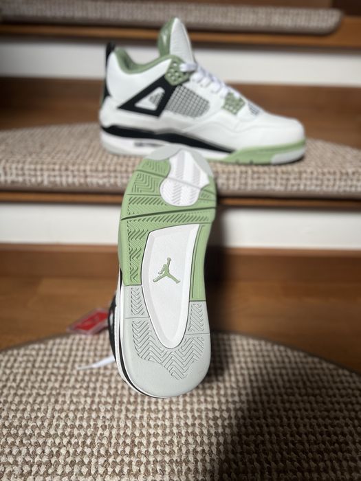 Air Jordan 4 Olive Green