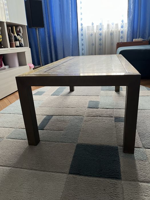 Masa de cafea din marmura cu picioare metal