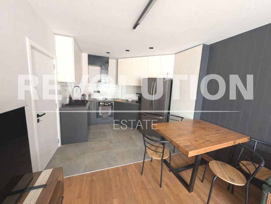 Дава се под наем Тристаен апартамент в Варна, ВИНС - 75 кв.м за 1047.03 € - Снимка #1