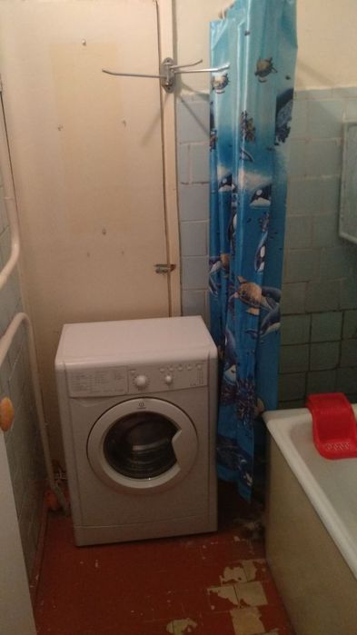 1в2/1/4 Ттз-2 около базара. Площадь 38м². Не торец. Балкон 1.5×6