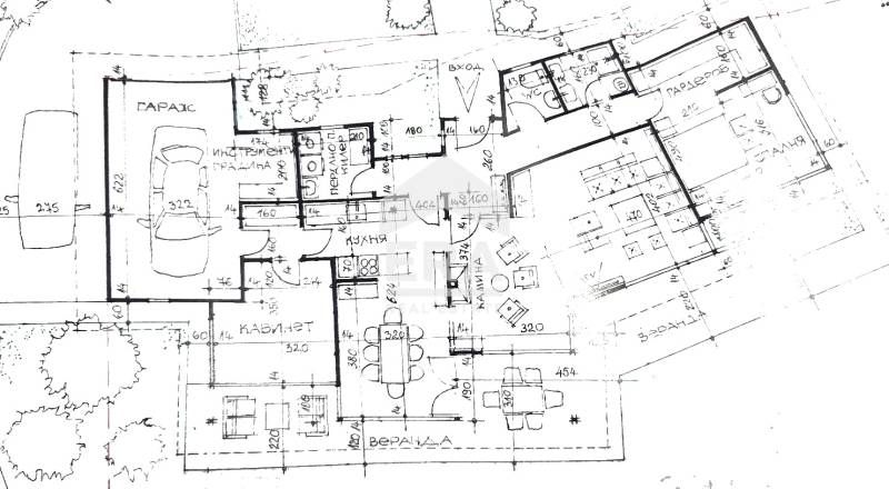 Ъглов парцел за продажба с одобрен ПУП , ведно с  едноетажна постройка