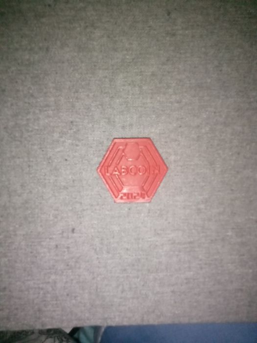 Продавам лапкоини