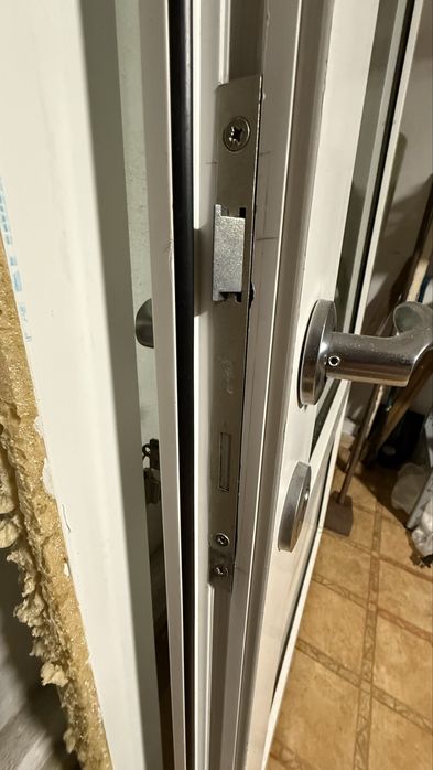 Врата от PVC дограма. Отлична!