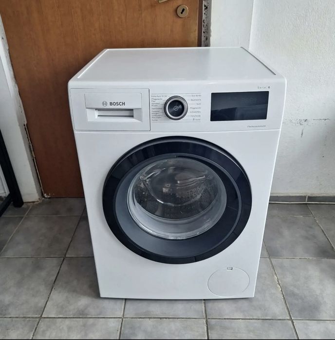 Bosch/ capacitate 9 kg. Impecabilă.