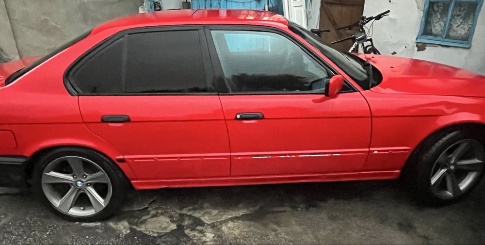 Продам BMW e34 525