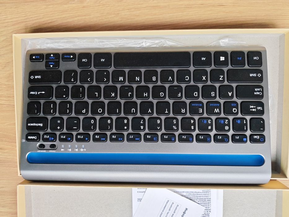 Блутут клавиатура