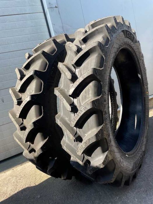 Anvelope noi radiale 320/85R36 pentru tractor JOHN DEERE marca CEAT
