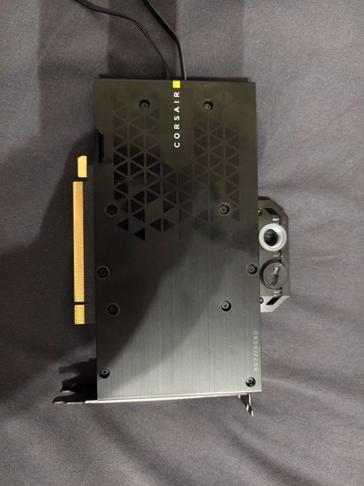 Продавам видеокарта 3080TI FOUNDERS EDITION с воден блок CORSAIR