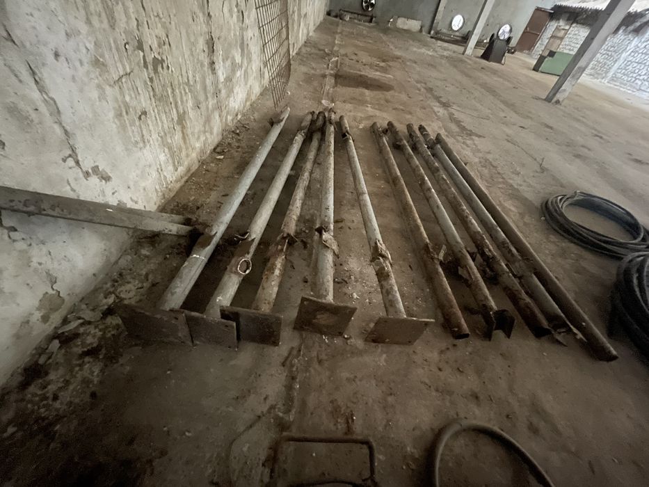Vand structura metalica (STALPI si CONTRAVANTUIRI)