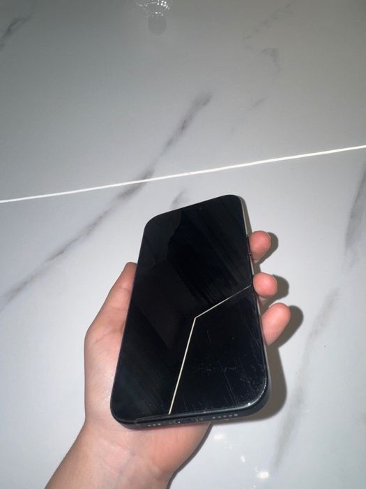 iPhone 15- 256 GB черен