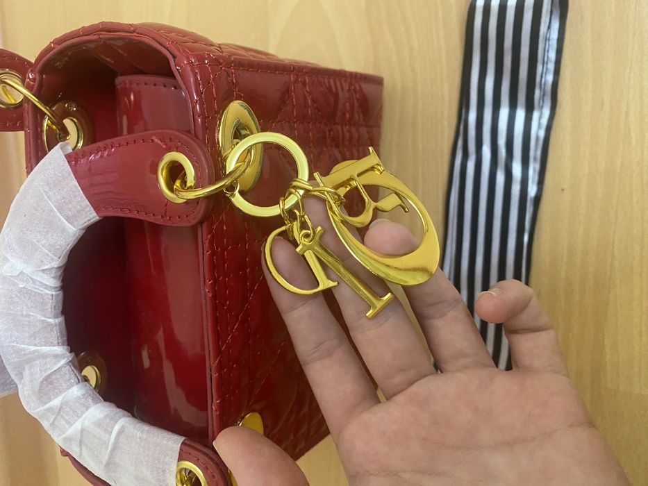 сумка красная под dior