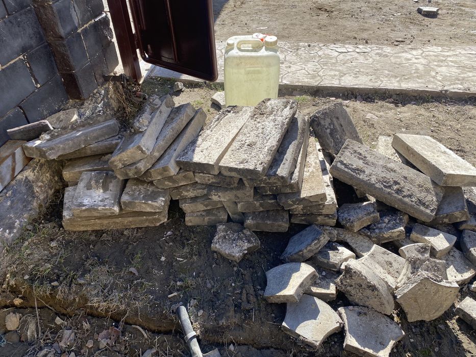 Продам б.у бардбры и немного брусчатки