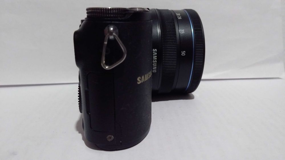 Фотоаппарат Samsung NX200