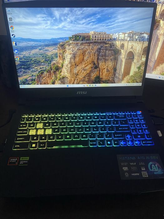 OFERTA!!Laptop Gaming MSI Katana A15