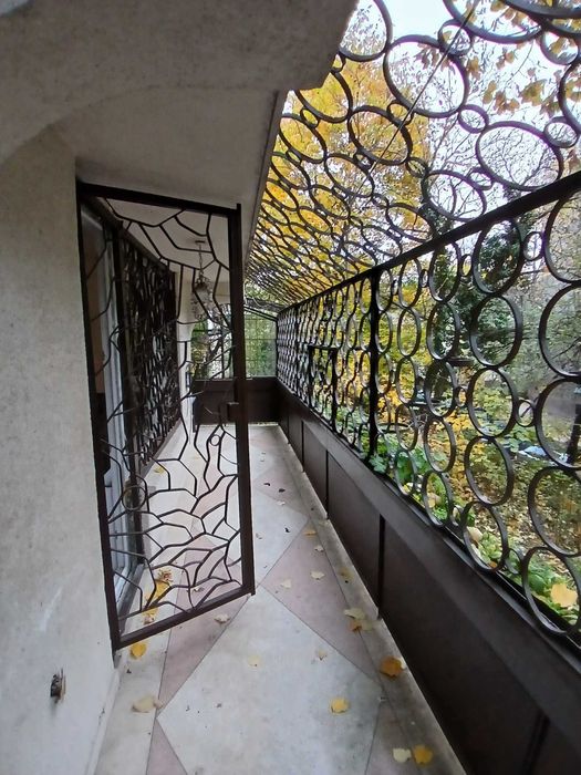 Дава се под наем Тристаен апартамент в София, Лозенец - 85 кв.м за 714 € - Снимка #12