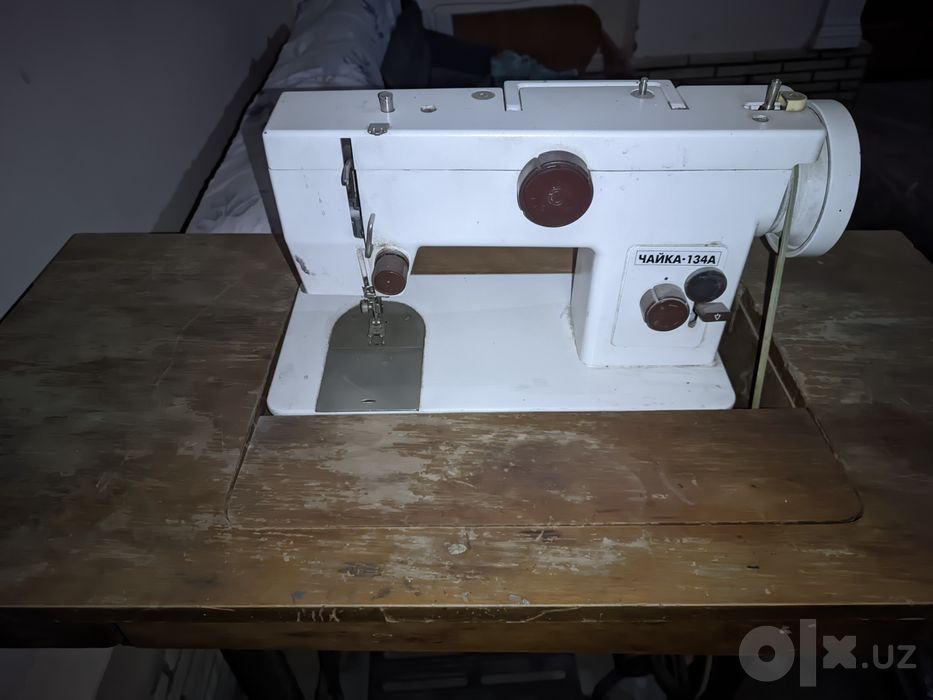 Sifatli va chidamli 3 ta tikuv mashinasi (Chaika-134A va retro modella