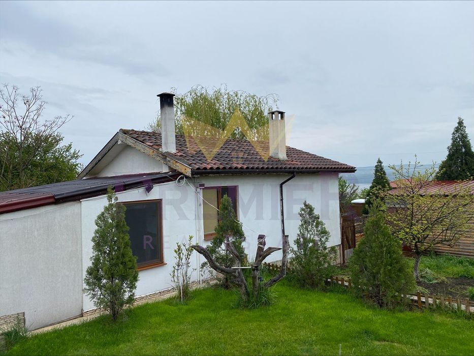 Продава се Къща в с. Езерово, Област Варна - 110 кв.м за 1500 €/кв.м - Снимка #2