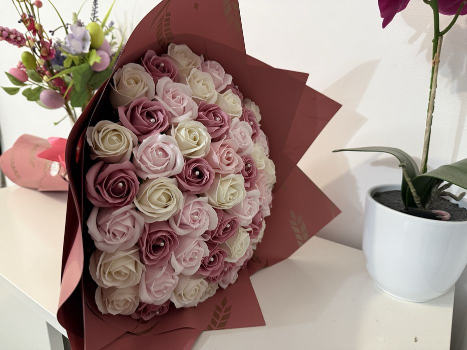 Buchete trandafiri sapun 51 la 100 lei