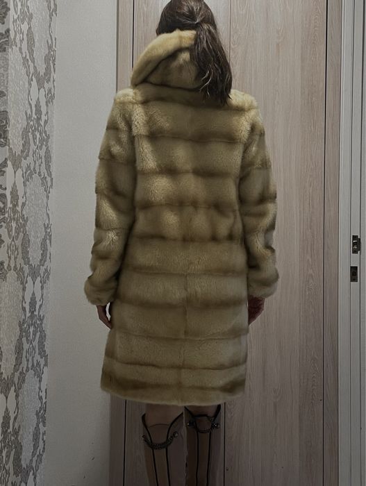 Продам норковую шубу