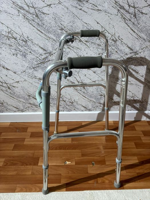 Ходунок для пожилых. Инвалидов и ДЦП