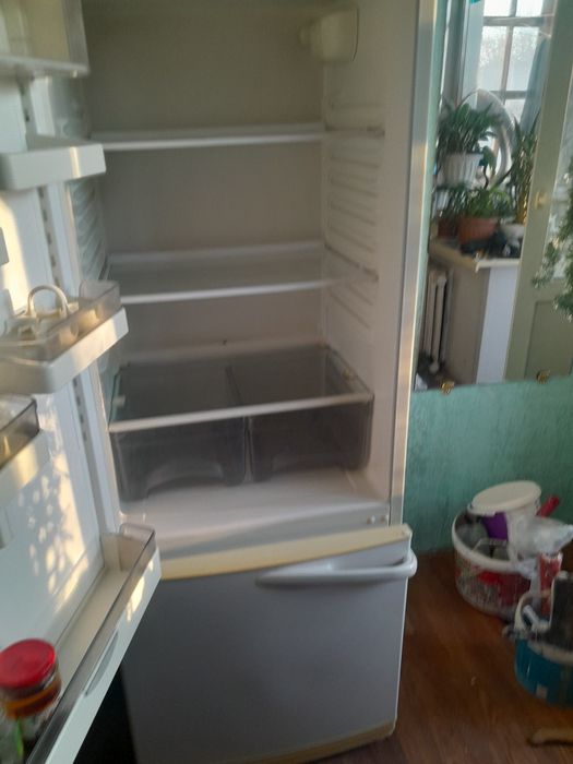 Продам  холодильник  5000т