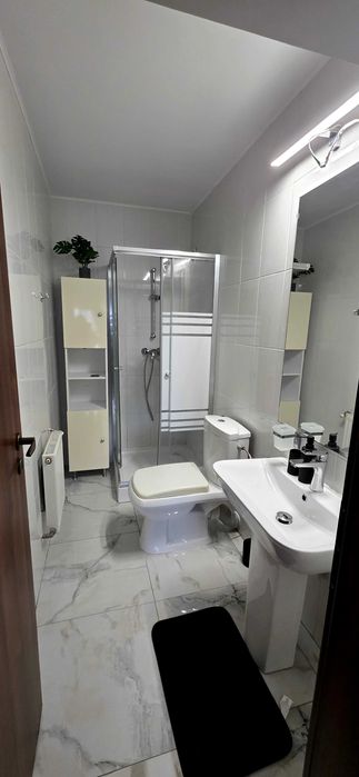 Inchiriez apartament 3 camere , zona ultimul leu, bloc Privilege