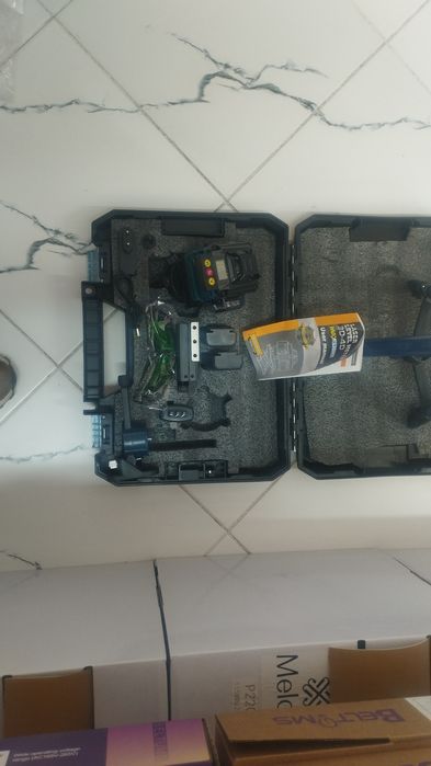 Lazerni uriven komplekt