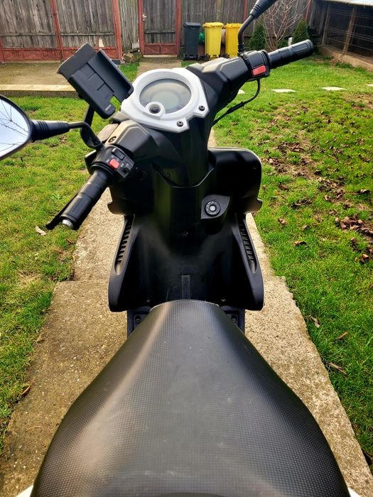 Vând scuter yamaha Aerox 50 cc an 2017