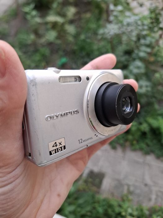 Компактен дигитален фотоапарат Olympus D-700, 12MP, 4 оптичен зум
