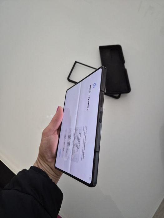 Vând Samsung Fold 5 512mb