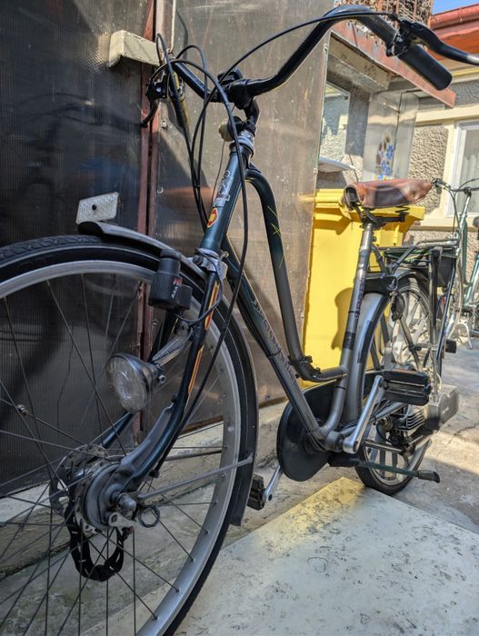Bicicleta cu motor pe benzina