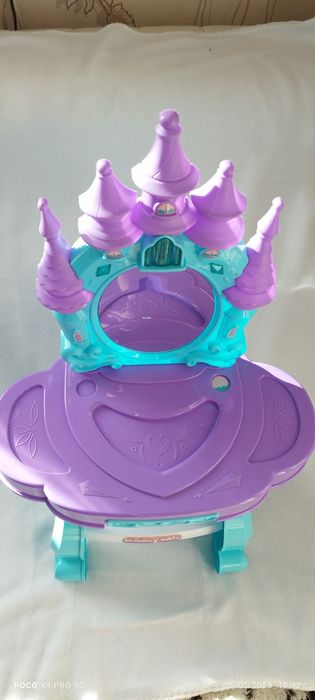 Детска тоалетка за малки кокетки