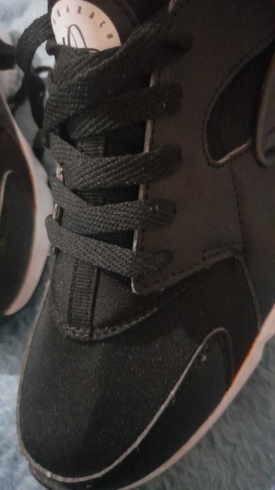 Vand incalțămunte sport