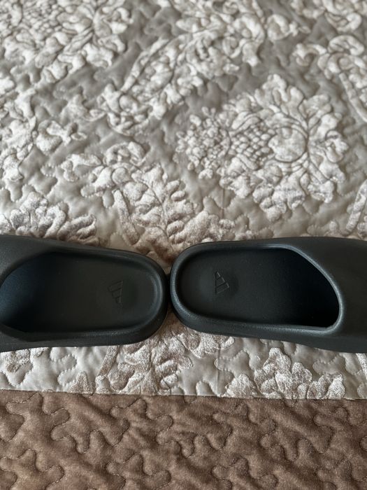 Yeezy Slides.