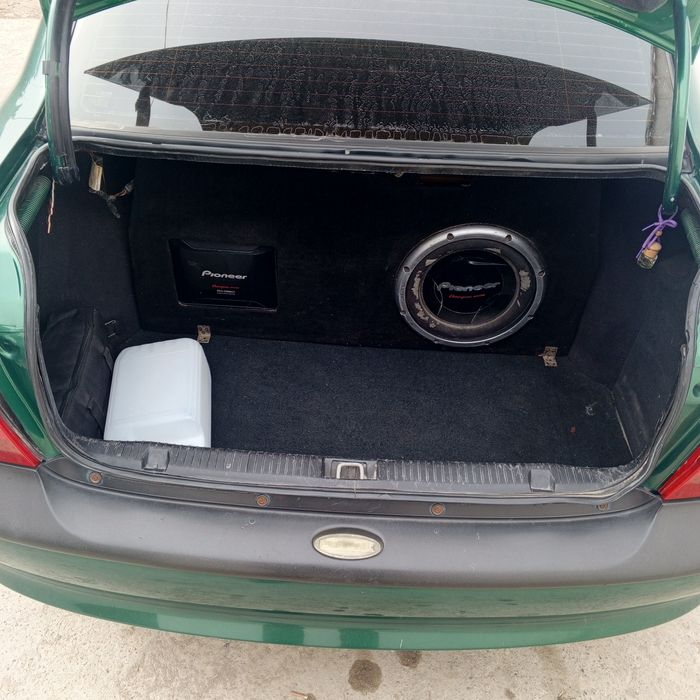 Opel V sotiladi 1996