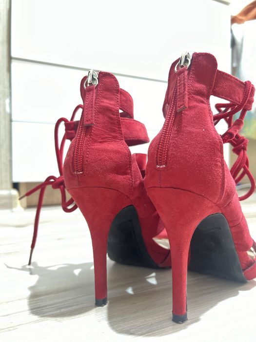 Босоножки замшевые