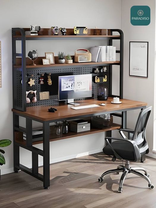 Компьютерный стол с полками и металлическим каркасом
